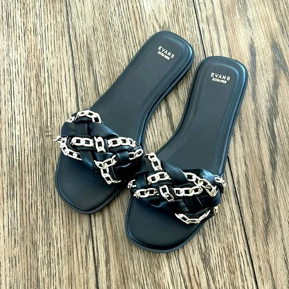 Chain Kitty Sandal